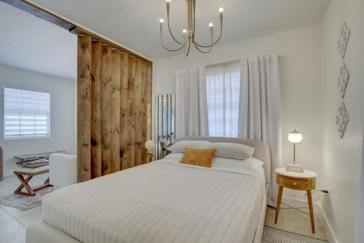 Baho Serene Queen Bed